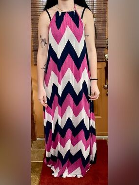 Good time USA Women’s Chevron Maxi Dress in Pink, Navy & White